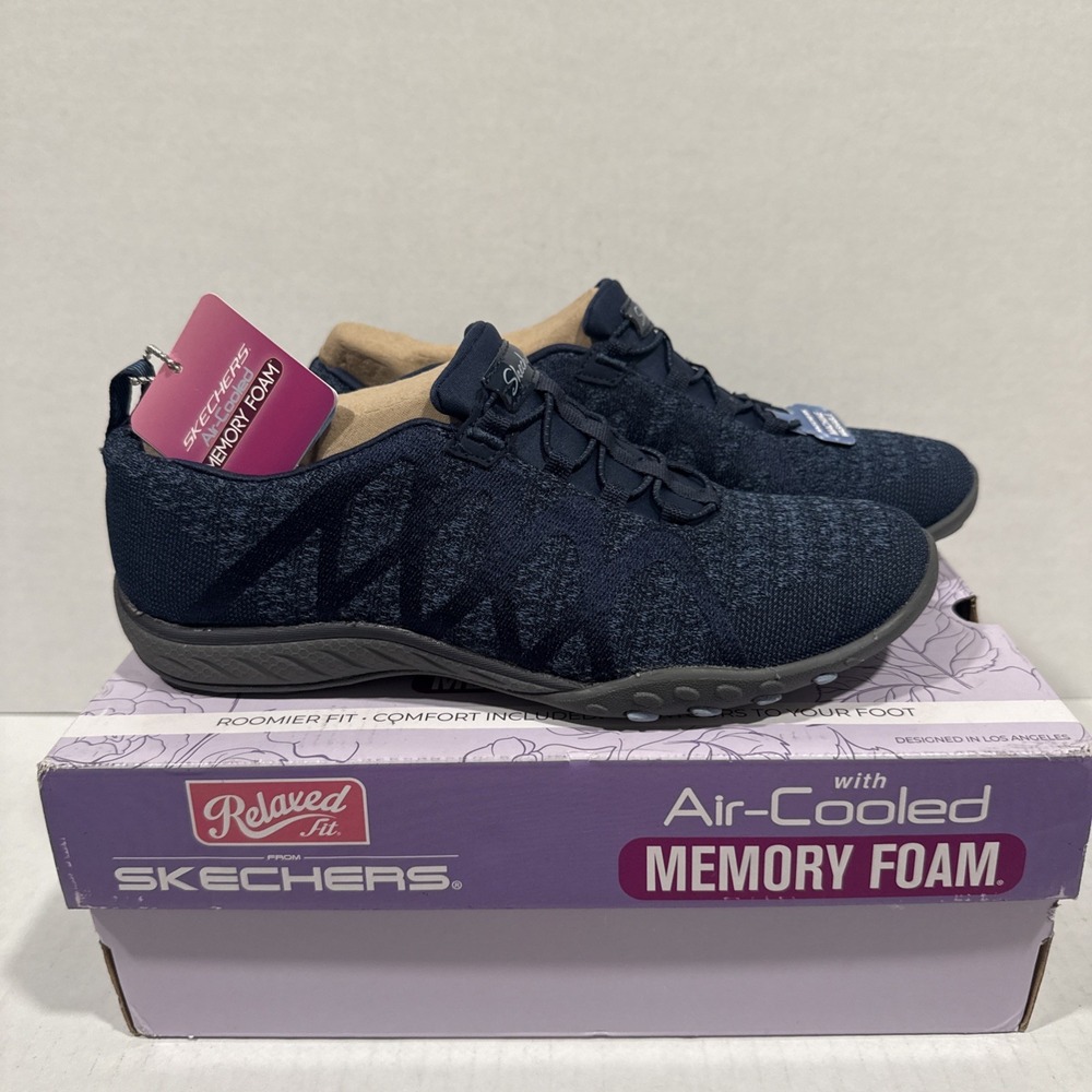 Woman's Sneakers & Athletic Shoes SKECHERS Breathe Easy - Infi-Knity 8.5 NEW